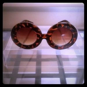 Designer inspired: Leopard over sized Sunglasses